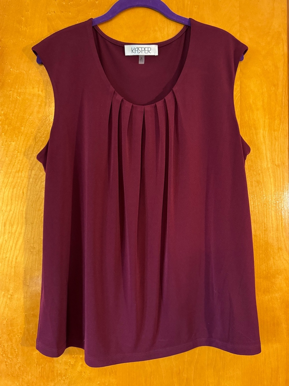Kasper Sleeveless Pleated Shell Top - Burgundy